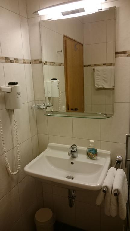 Hotel Am Wald Ottobrunn Extérieur photo