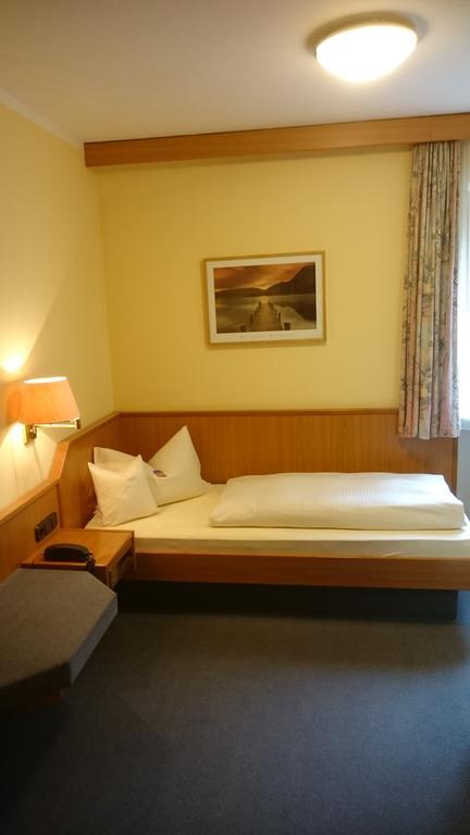 Hotel Am Wald Ottobrunn Extérieur photo