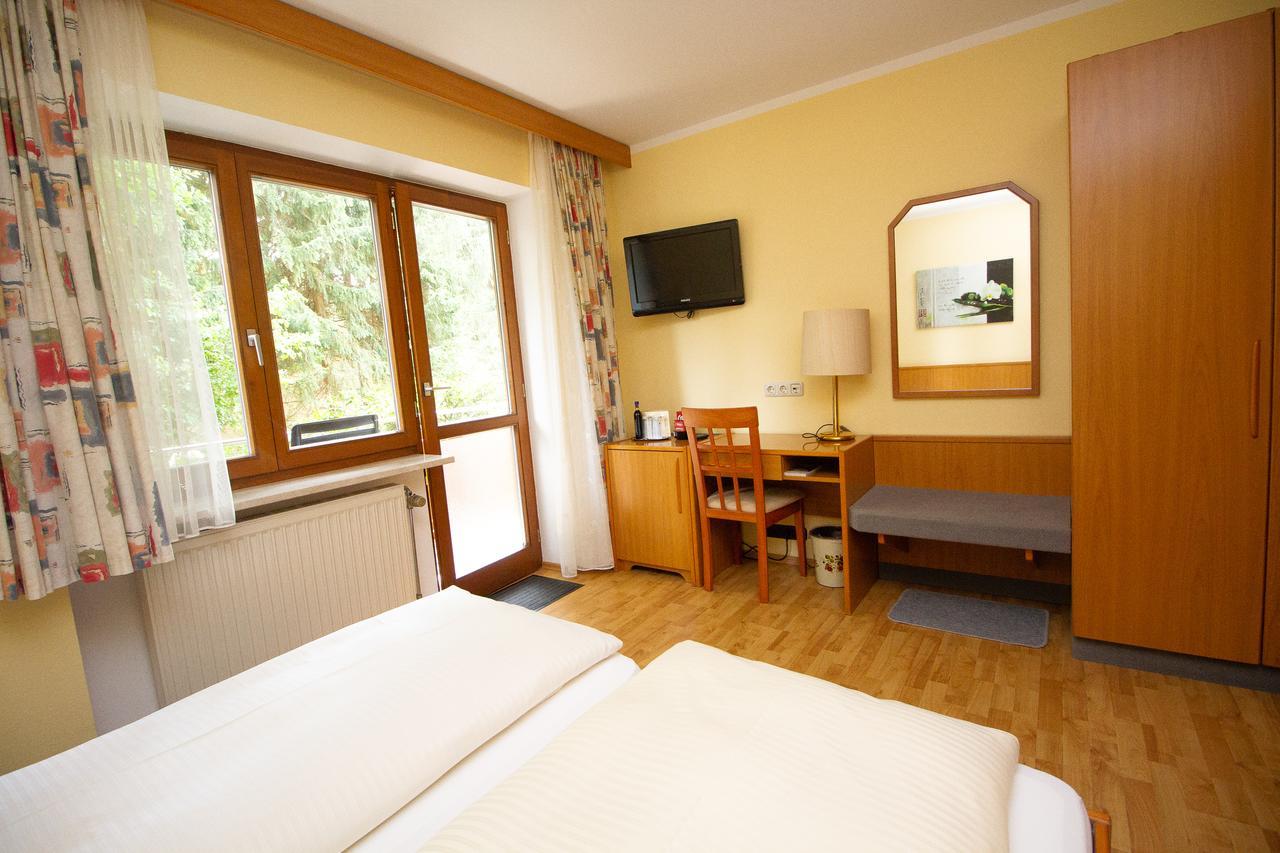 Hotel Am Wald Ottobrunn Extérieur photo