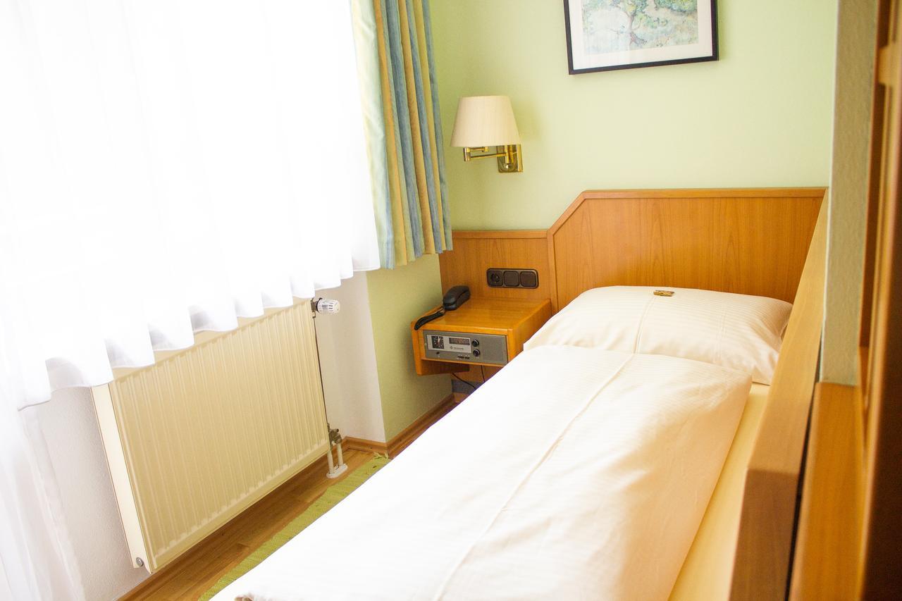 Hotel Am Wald Ottobrunn Extérieur photo